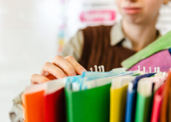 7 Classroom Group Concepts & Tricks to Assist Domesticate a Enjoyable Studying Atmosphere